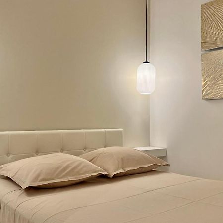 Seaviews By Jenni Menton, La Suite, Superbe Front De Mer, Top Emplacement Avec Terrasse Et Parking! Экстерьер фото
