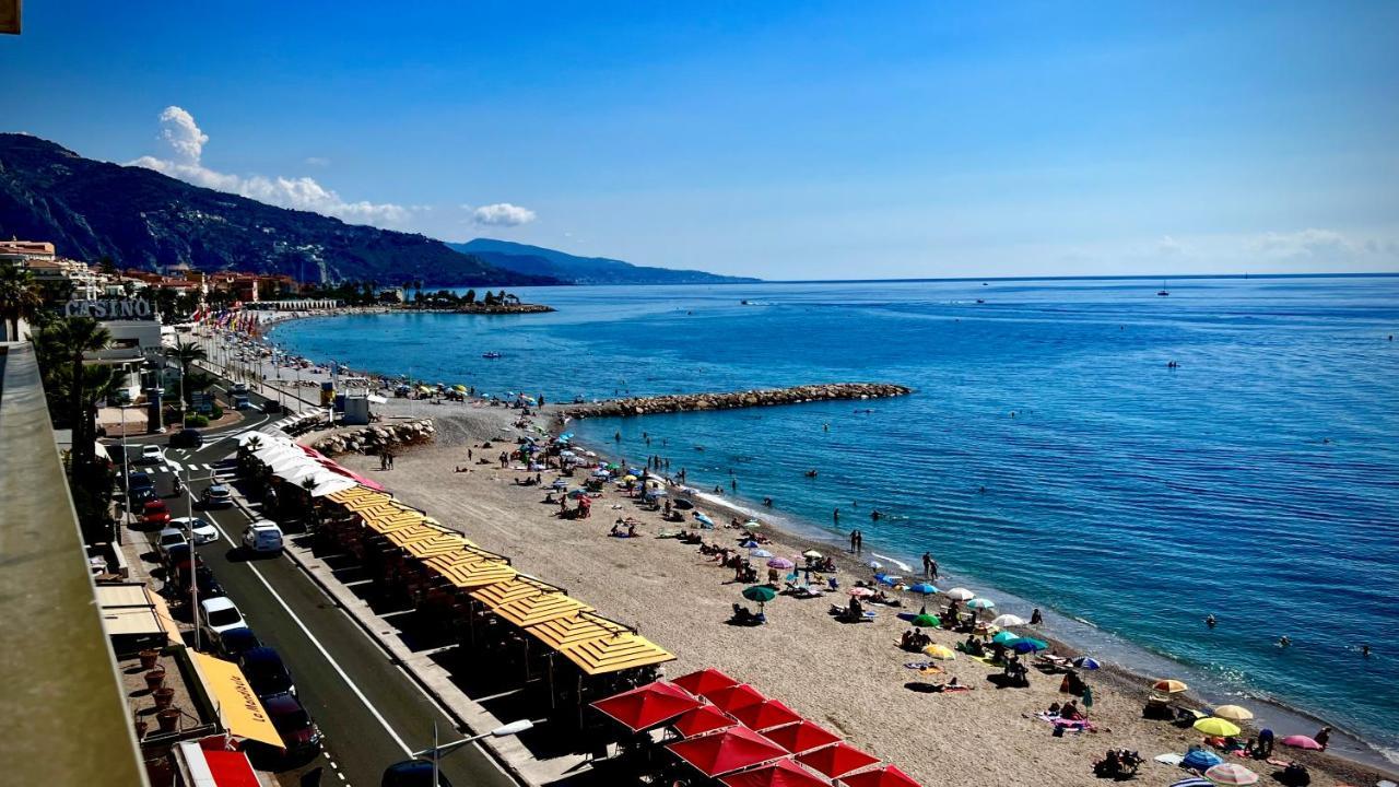 Seaviews By Jenni Menton, La Suite, Superbe Front De Mer, Top Emplacement Avec Terrasse Et Parking! Экстерьер фото