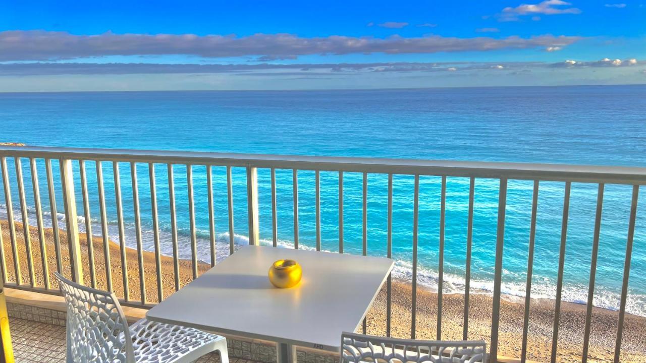 Seaviews By Jenni Menton, La Suite, Superbe Front De Mer, Top Emplacement Avec Terrasse Et Parking! Экстерьер фото